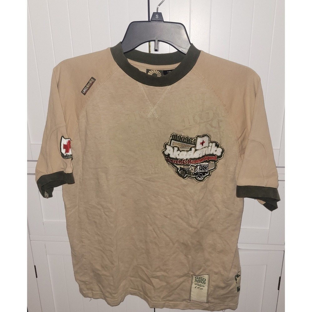 Akademiks boys Large 14-16 Tan Green Patch Graphic T Shirt